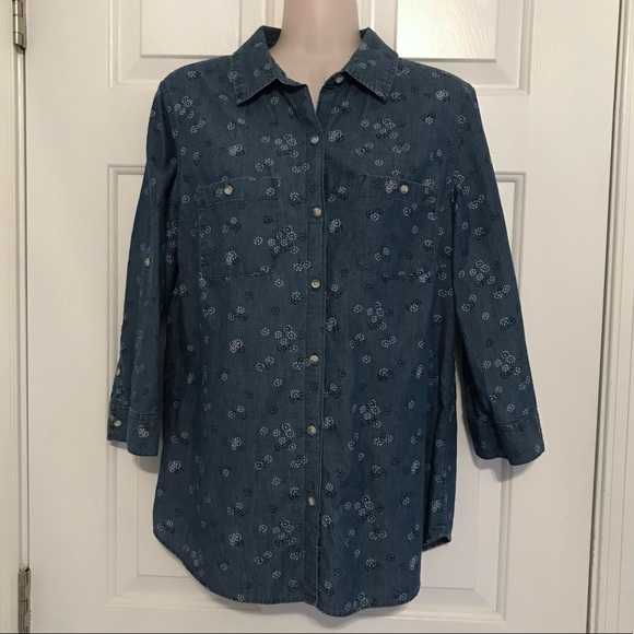 Blue chambray floral print “The Classic Shirt” 3/4 sleeve button down shirt - Picture 1 of 4